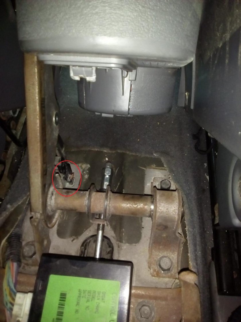 Концевик ручника Шевроле Лачетти хэтчбек