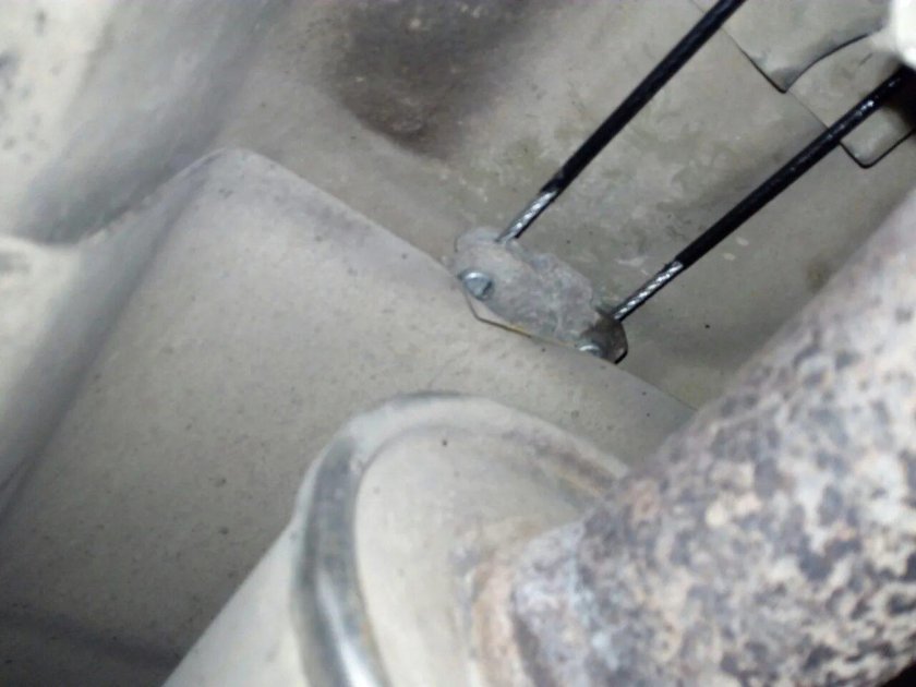 Троса ручника Лачетти хэтчбек 1,4