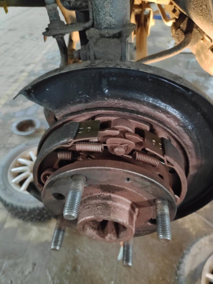 Колодки ручника Шевроле Лачетти 1.6