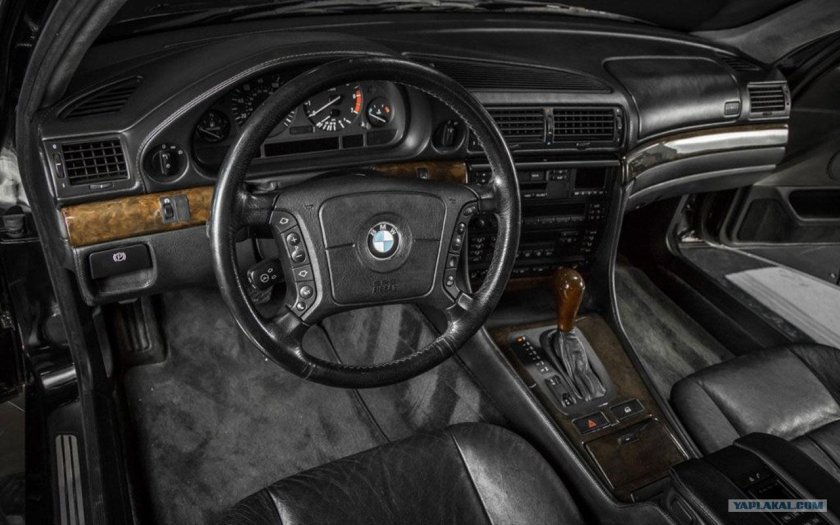 BMW 7 e38 2pac