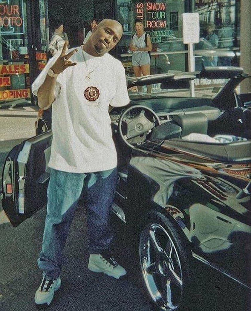 2pac в машине