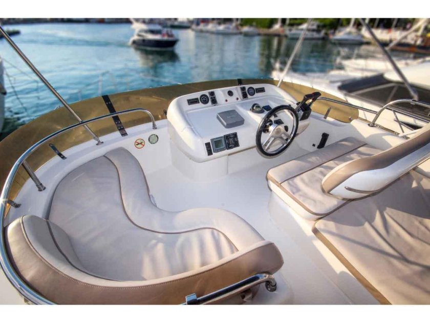 Яхта в сочи