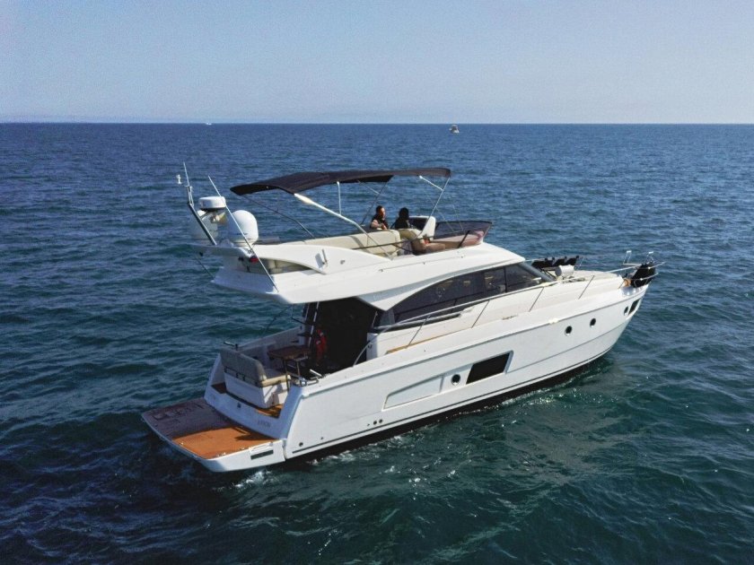Sealine f530