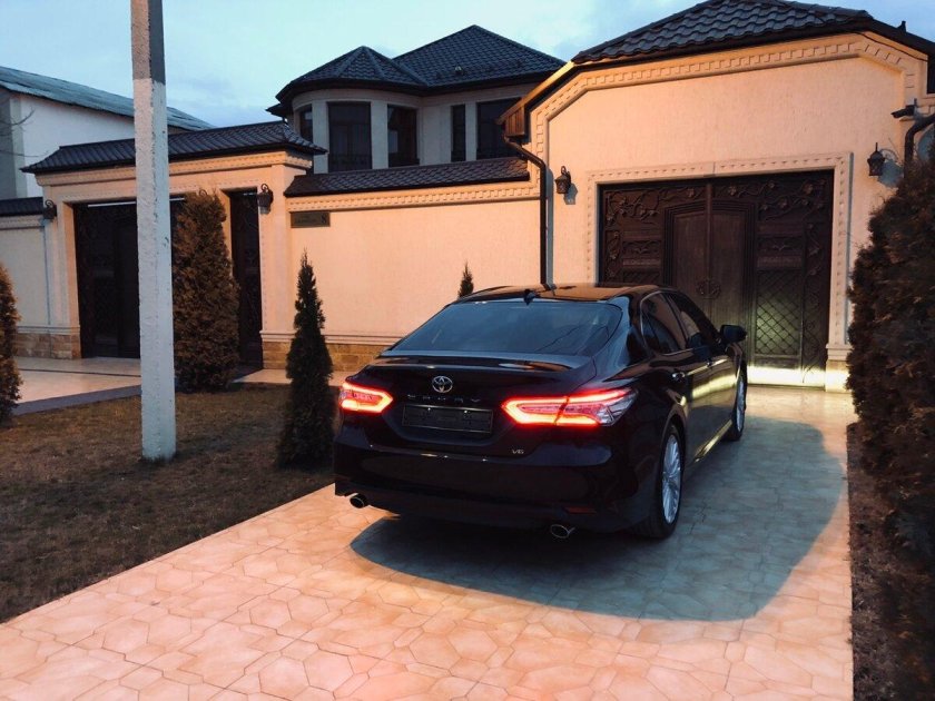 Тойота Камри черная 70 Чеченская