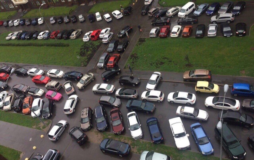 Парковка во дворе