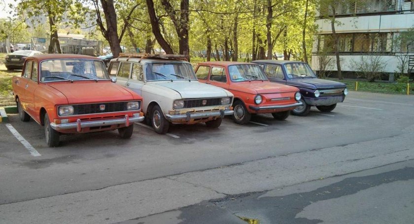 Советские дворы с машинами