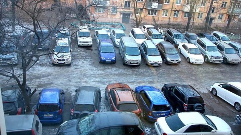 Парковка во дворе