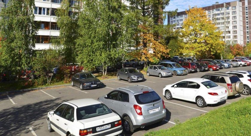 Парковка во дворе