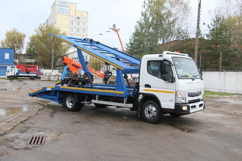 Двухэтажный эвакуатор