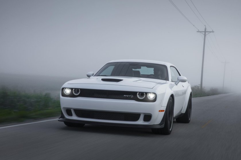 Dodge Challenger srt Hellcat