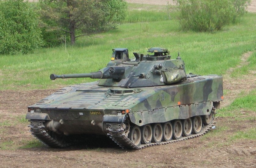 БМП Швеции cv90