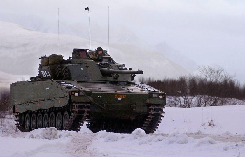 Шведская БМП cv90