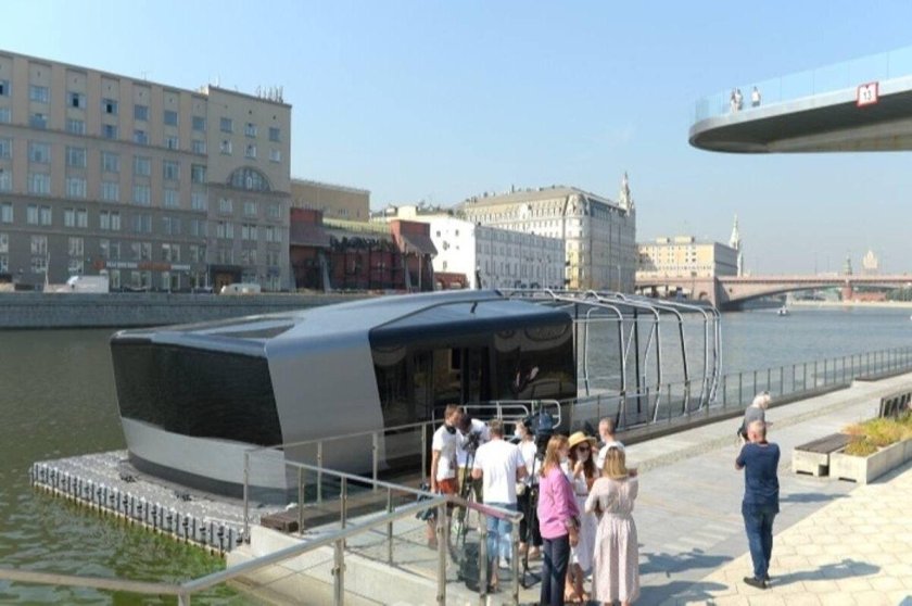 Электрический речной трамвайчик в москве