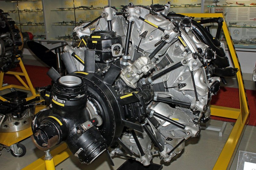 Двигатель авиационный