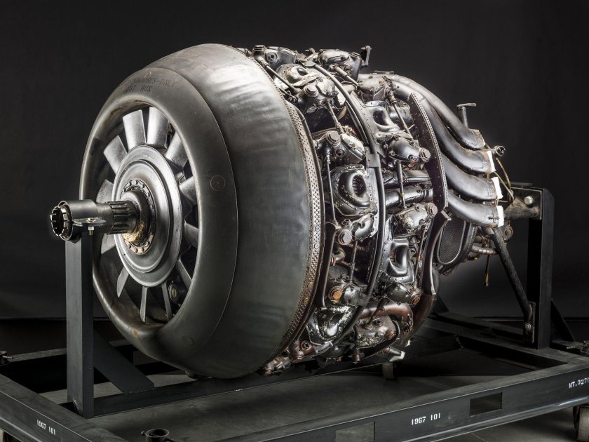 Двигатель авиационный