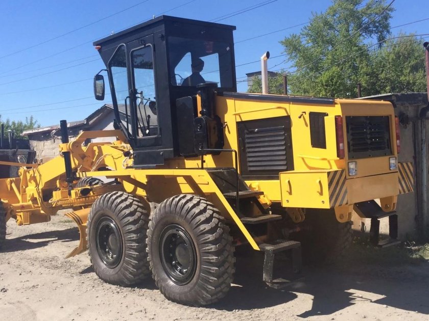Автогрейдер ДЗ-98