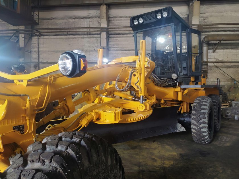 Автогрейдер ДЗ-98