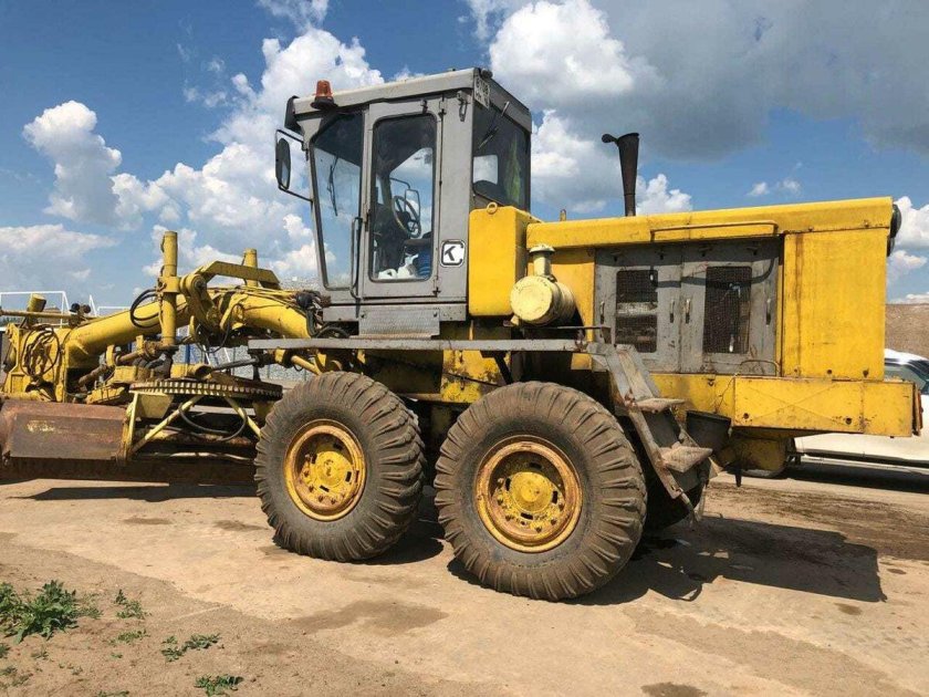 Автогрейдер ЧСДМ ДЗ-98в