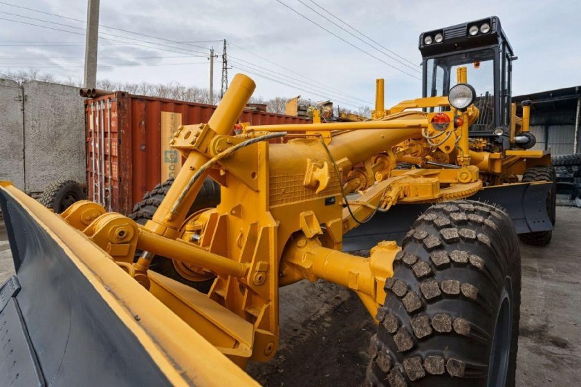 Грейдер ЧСДМ ДЗ-98