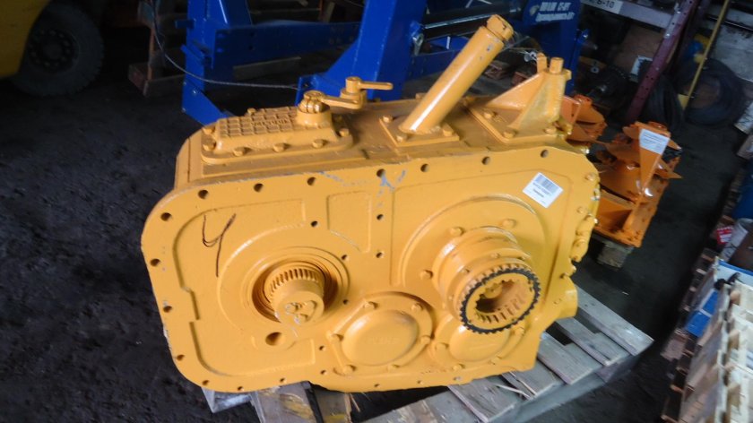 Коробка передач автогрейдера ДЗ-98