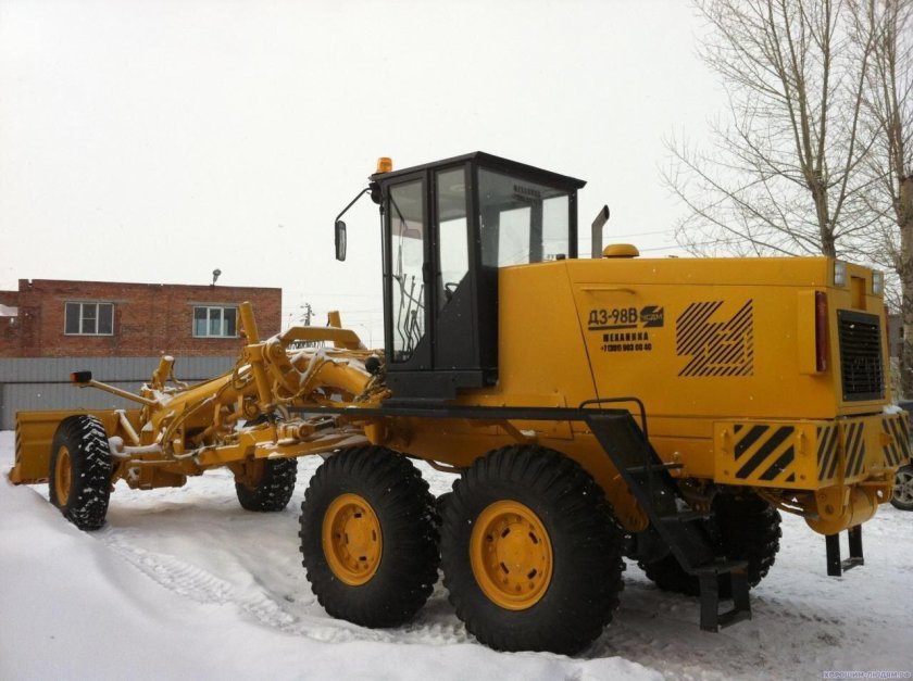 Автогрейдер ЧСДМ ДЗ-98в