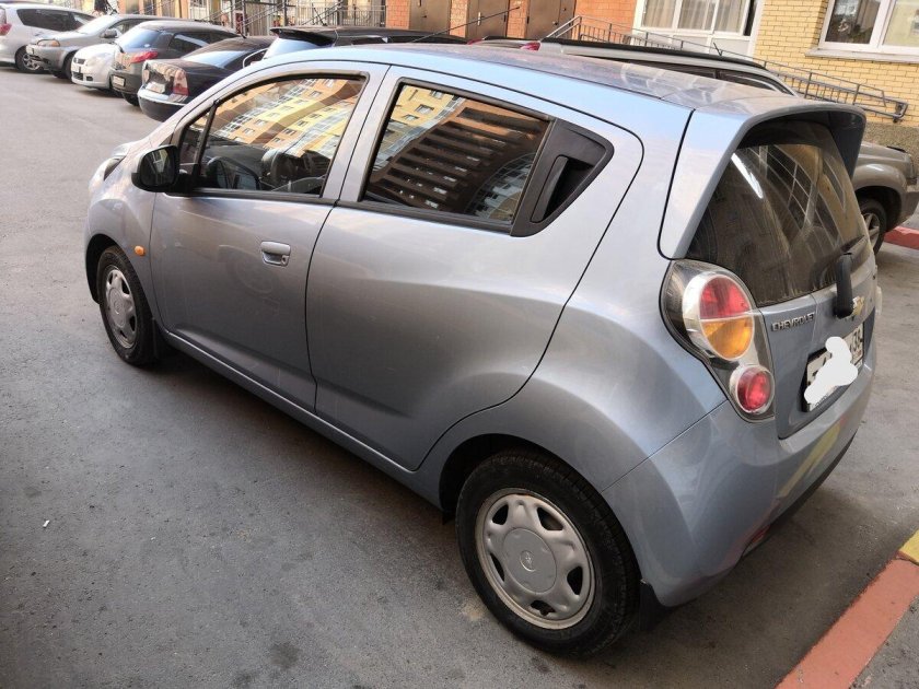 Шевроле Спарк серая