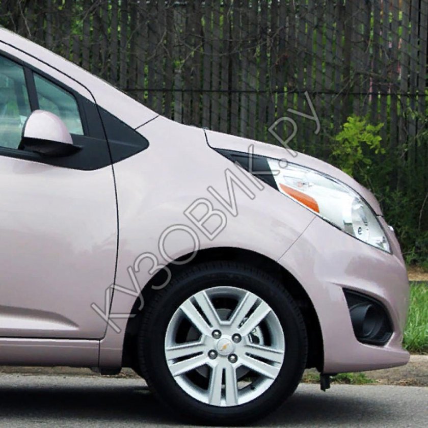 Вставка между крылом и кузовом Шевроле Спарк