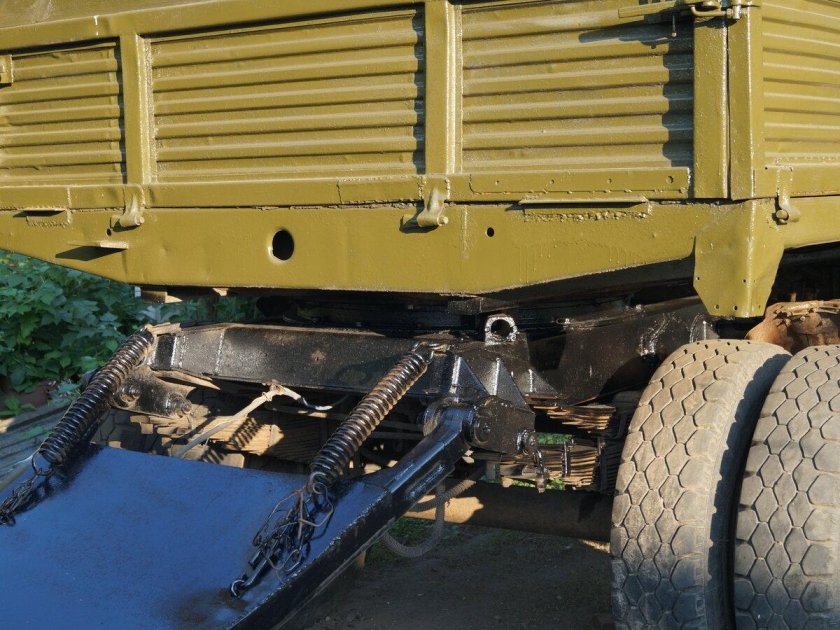 Прицеп ГКБ-8350 бортовой