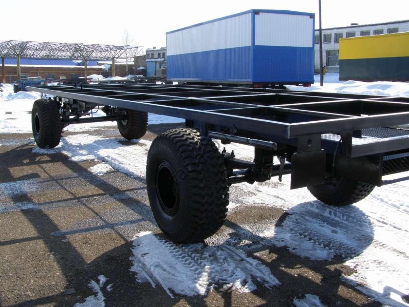 Шасси тракторного прицепа трехосное модель 8302