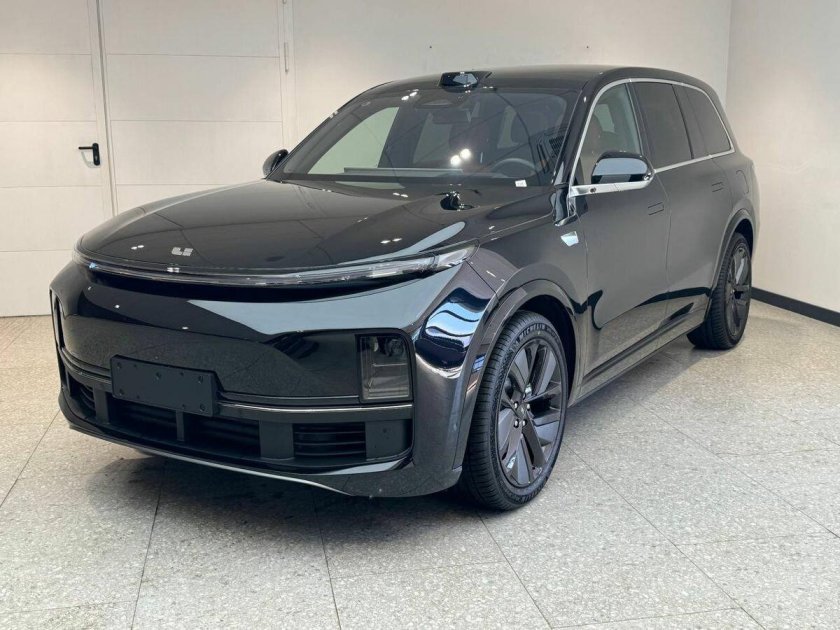 Автомобиль lixiang