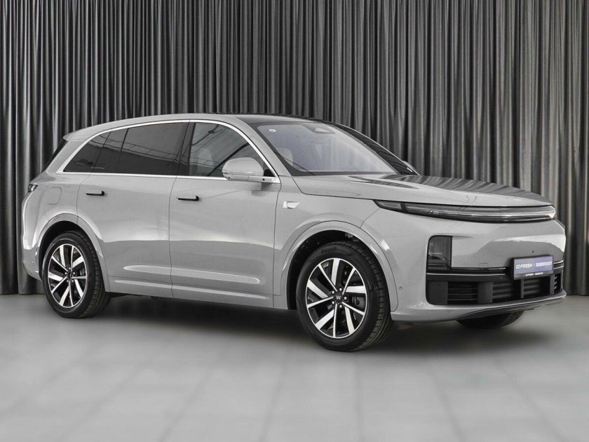 Автомобиль lixiang