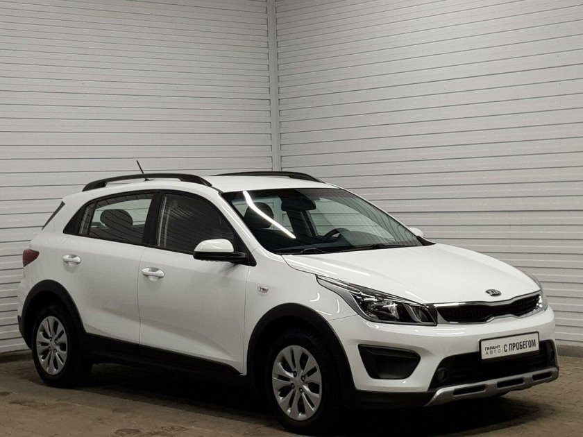 Kia Rio x-line белая