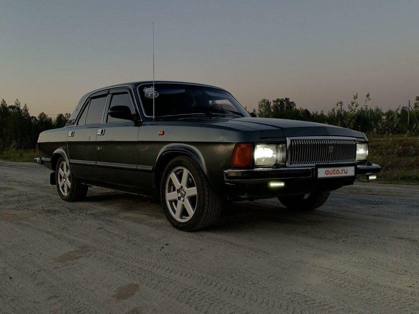 ГАЗ 3102 черная тонированная