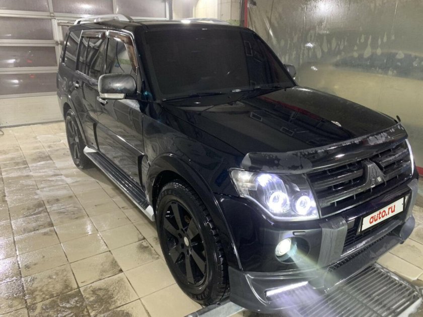 Митсубиси Паджеро 4 черный