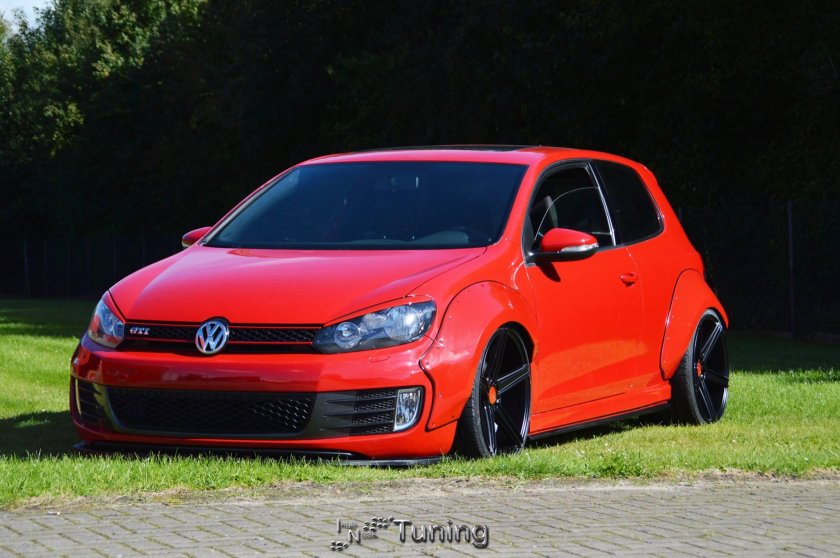 VW Golf 6 красный