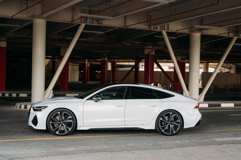 White Audi rs7 2023