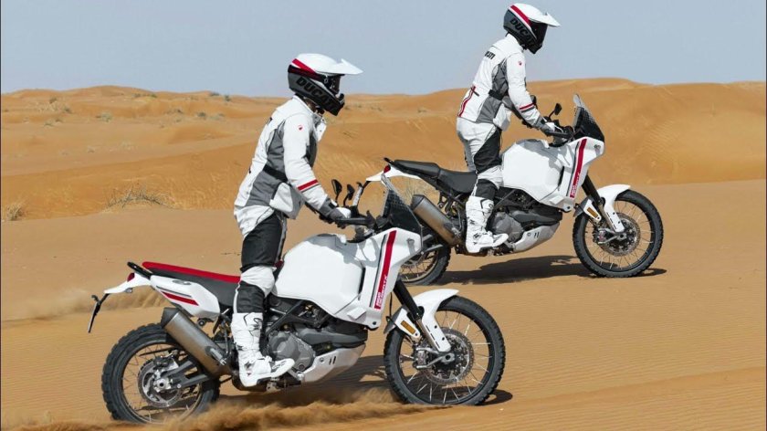 Ducati Desert x 2022