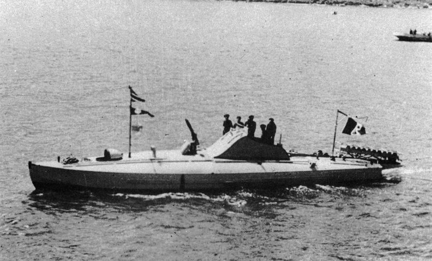 Катер мас 526