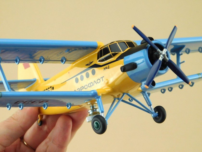 Модель самолёта АН-2