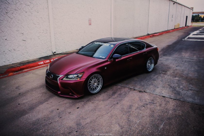 Мерседес бордовый матовый