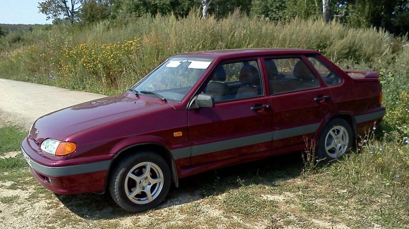 ВАЗ 2115 бордовая