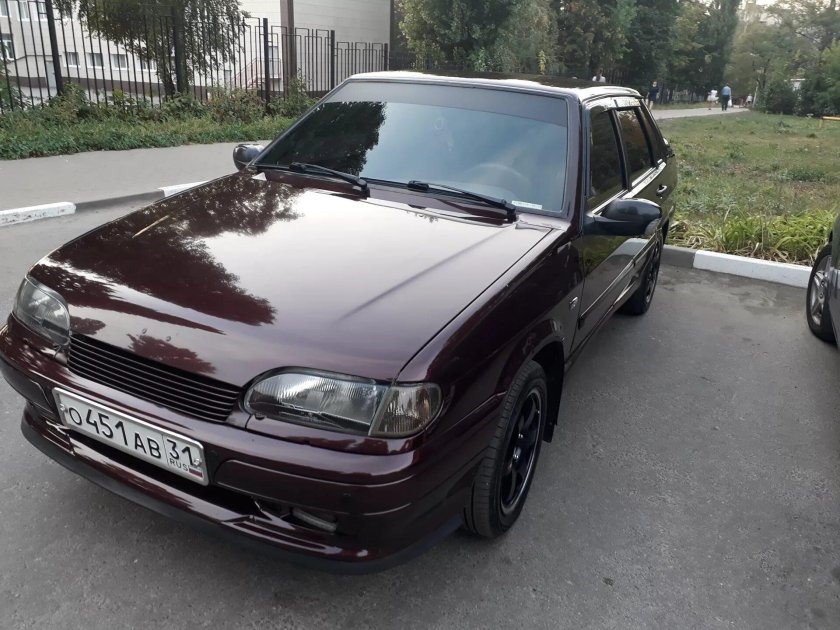 ВАЗ 2115 бордовая