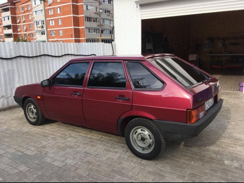ВАЗ 2109 Вишневая