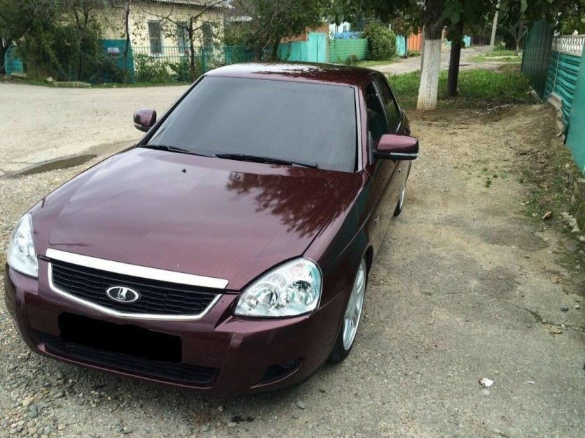 Лада Приора седан цвет портвейн