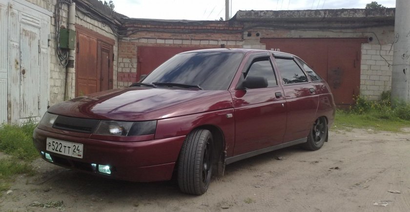 ВАЗ 2112 темно Вишневая