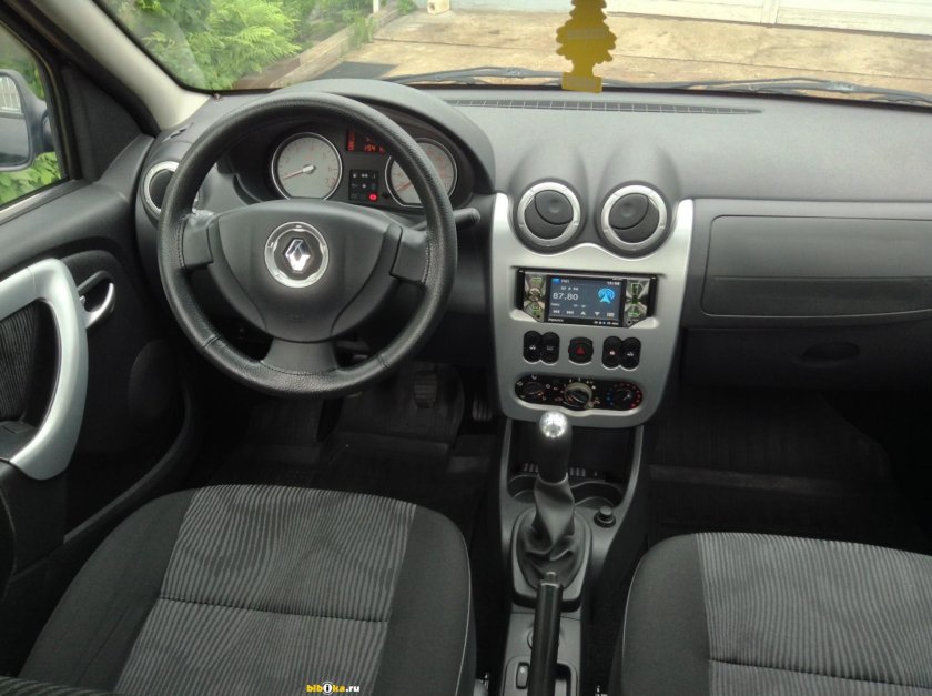 Рено Логан 1 Рестайлинг салон