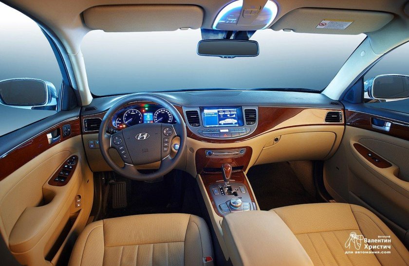 Хендай Генезис салон 2010