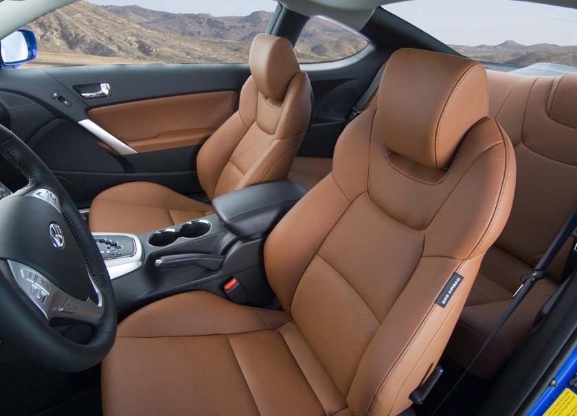 Hyundai Genesis Coupe 2009 салон