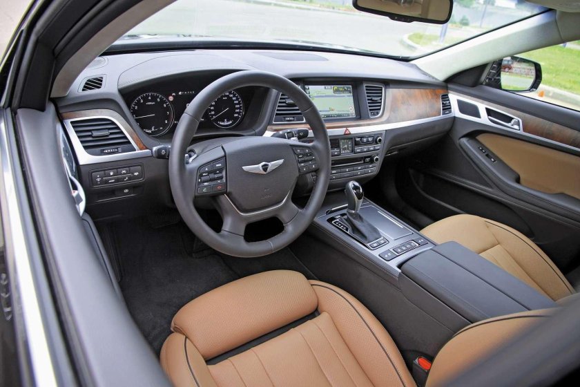 Hyundai genesis салон