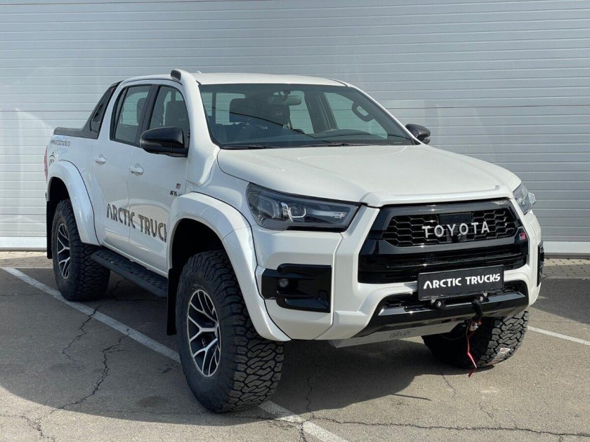 Тойота Хайлюкс 2022